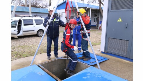 Специалисты компании «Россети Кубань» завершили обучение по охране труда при работе в ограниченных и замкнутых пространствах 