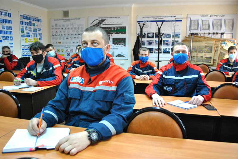 Новая группа  специалистов компании «Россети Кубань» приступила к обучению работам под напряжением
