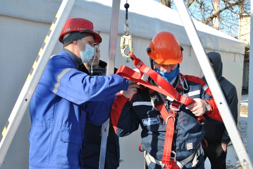 Персонал «Россети Кубань» обучается охране труда при работе в замкнутых пространствах 